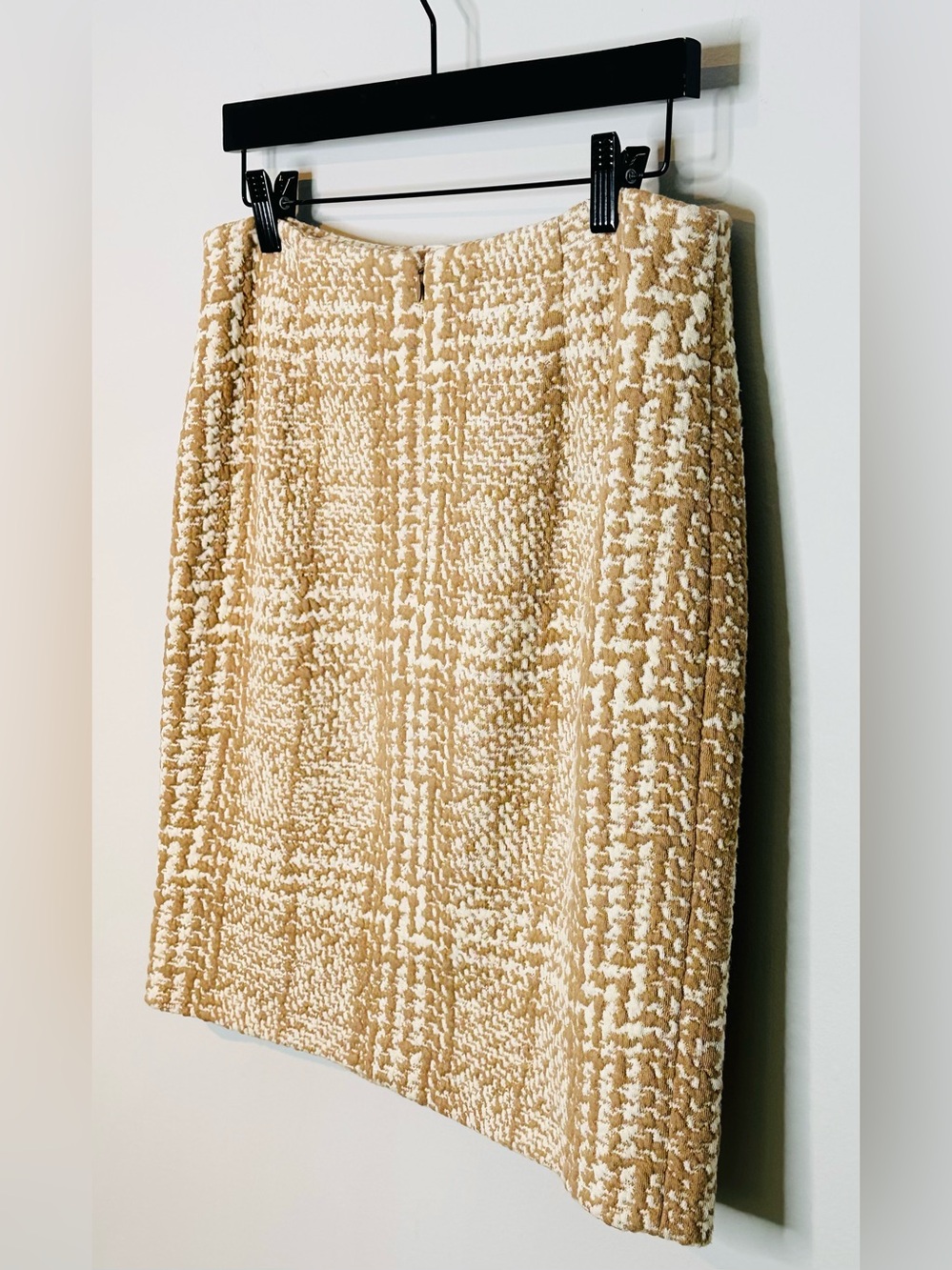 Akris Punto Houndstooth Tan Cream Knit Pencil Skirt - Picture 6 of 9